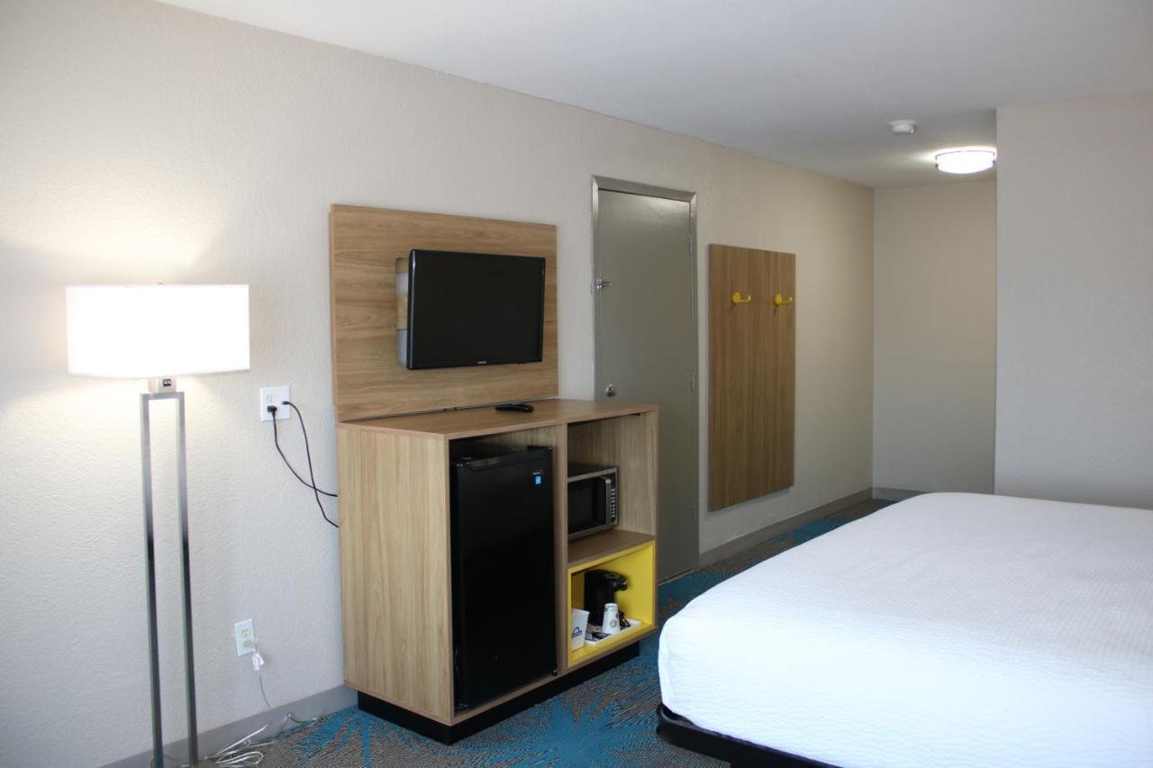 Days Inn By Wyndham Waco University Area 外观 照片
