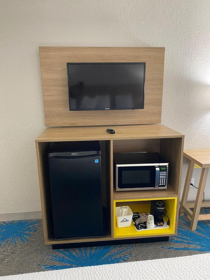 Days Inn By Wyndham Waco University Area 外观 照片