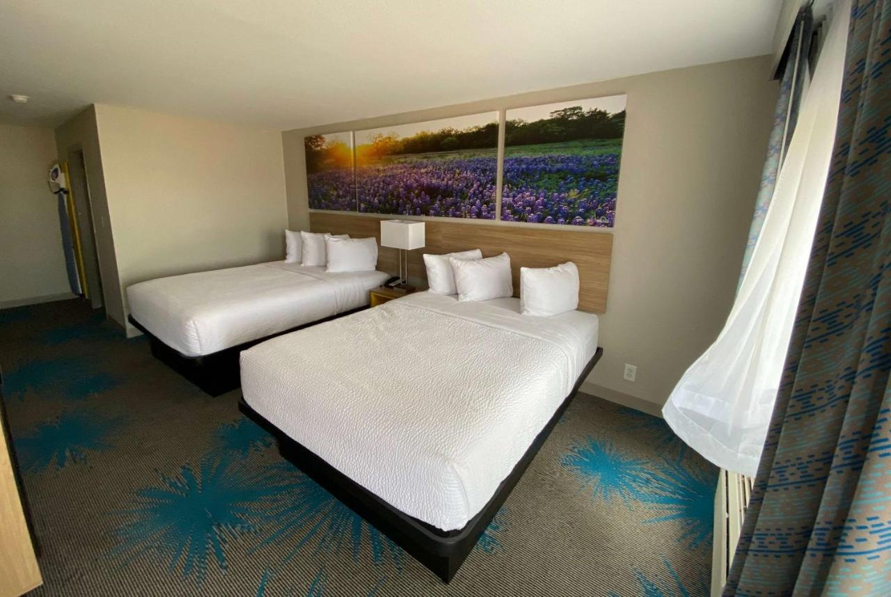 Days Inn By Wyndham Waco University Area 外观 照片