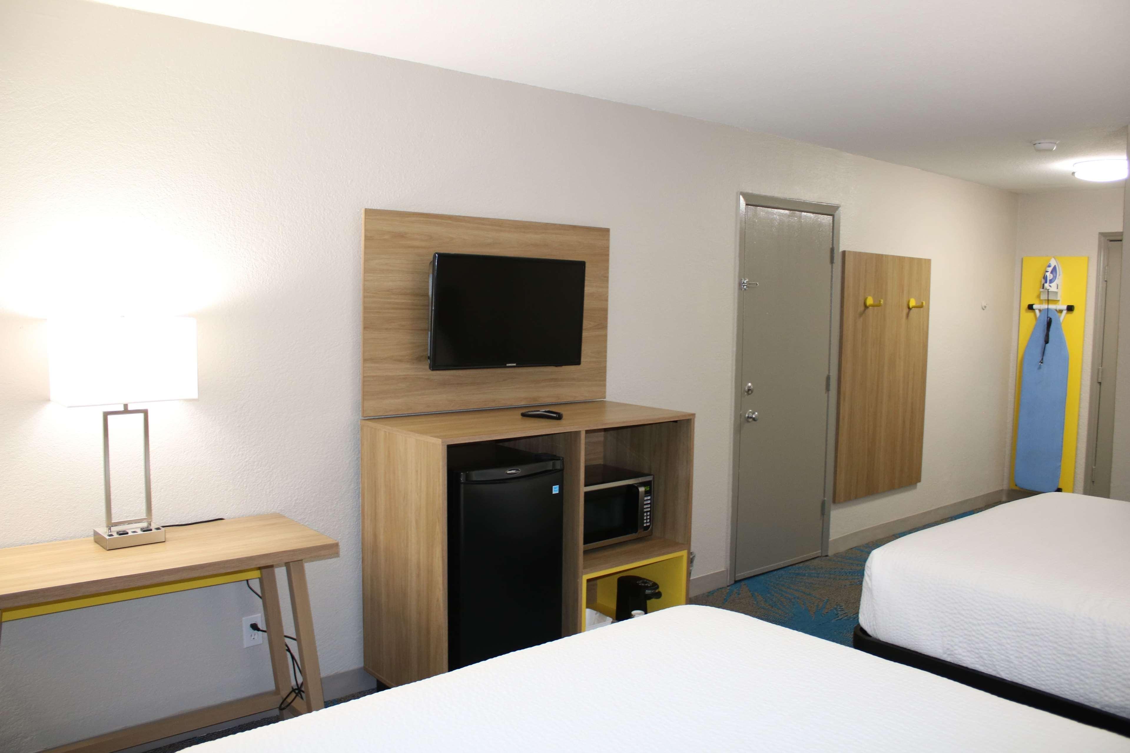 Days Inn By Wyndham Waco University Area 外观 照片