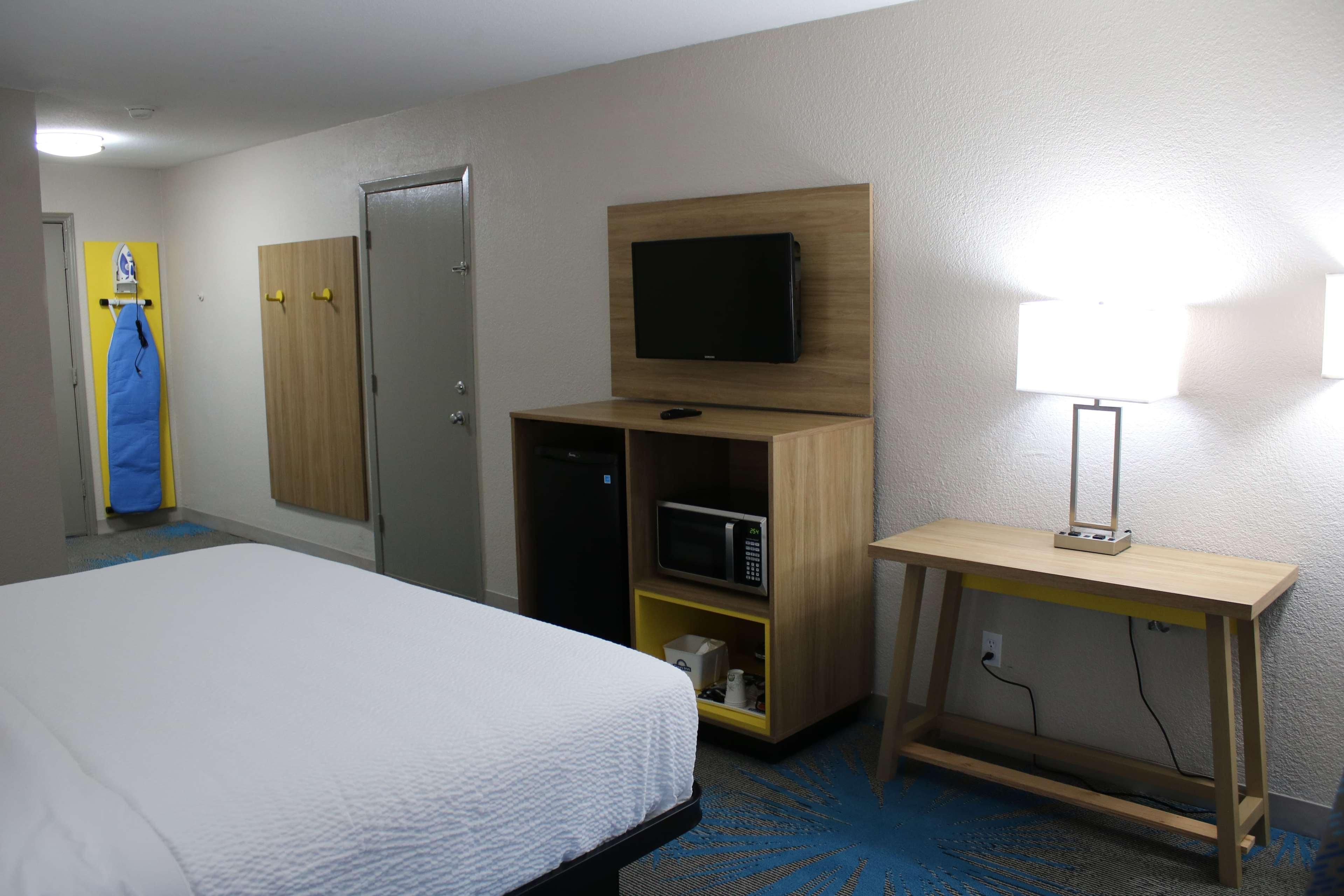Days Inn By Wyndham Waco University Area 外观 照片