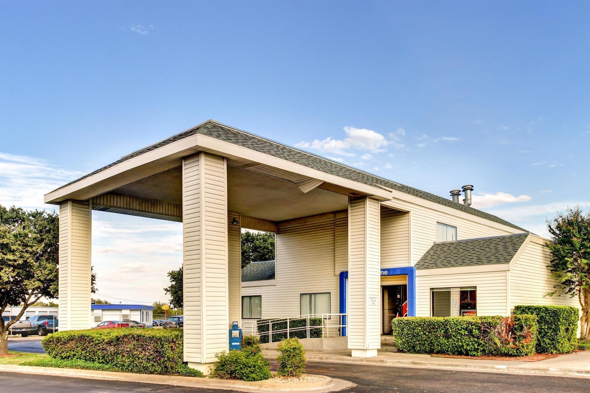 Days Inn By Wyndham Waco University Area 外观 照片