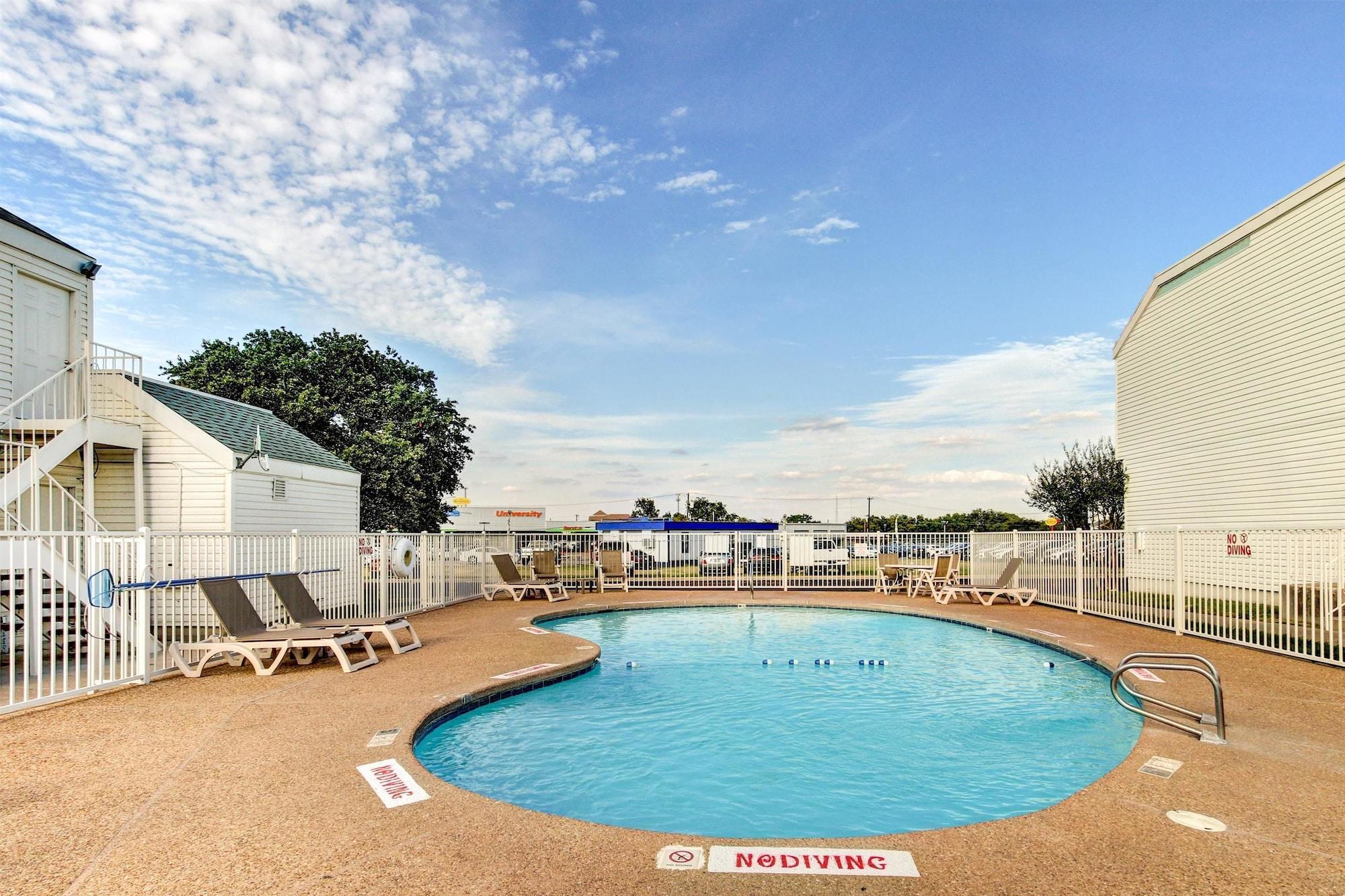 Days Inn By Wyndham Waco University Area 外观 照片