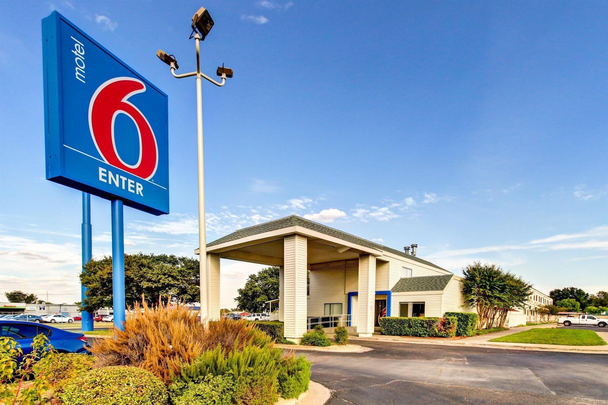 Days Inn By Wyndham Waco University Area 外观 照片