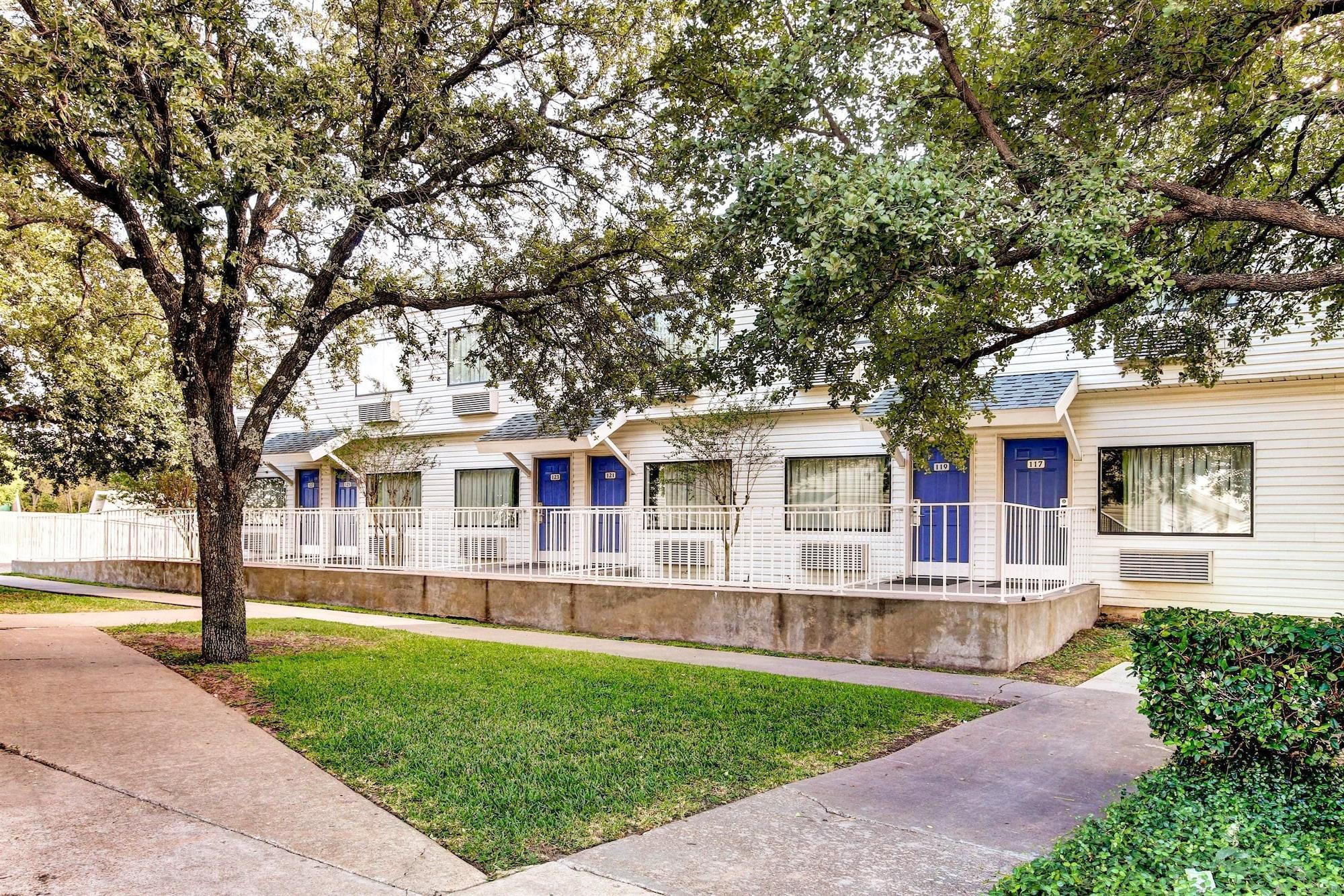 Days Inn By Wyndham Waco University Area 外观 照片