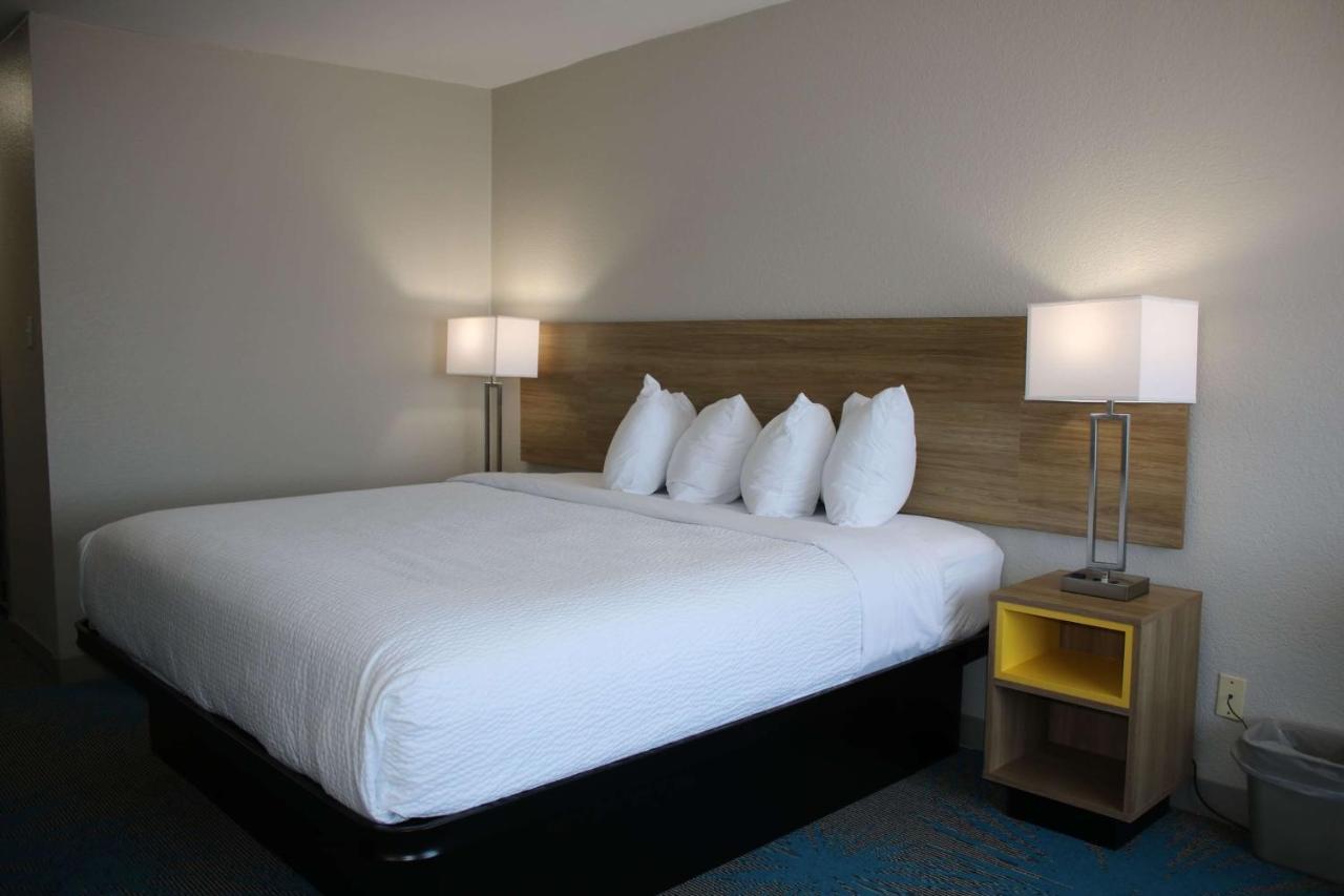 Days Inn By Wyndham Waco University Area 外观 照片