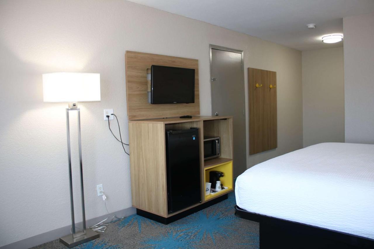 Days Inn By Wyndham Waco University Area 外观 照片